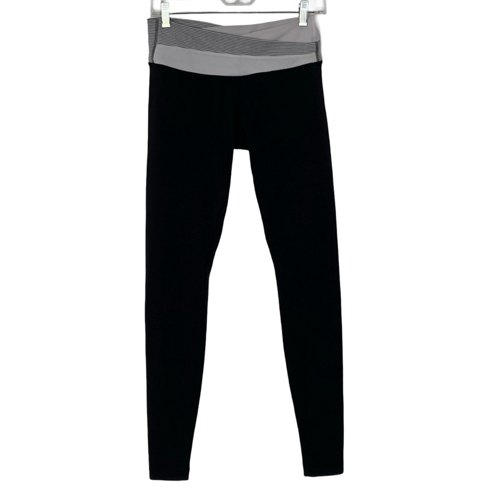 Lululemon Athletica Black and Gray Leggings for Versatile Style